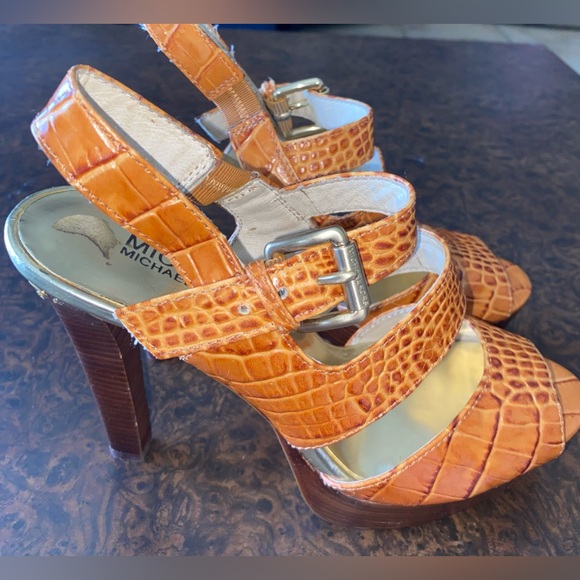 Michael Kors Snakeskin Platform Heels with Side Buckles  - size 7 - Picture 11 of 14